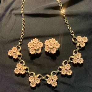 Vintage Pink / Beige Flower Cluster Necklace and Clip on Earrings